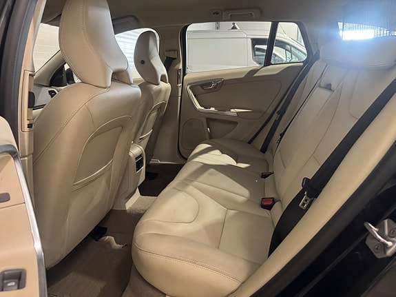 Volvo V60 20 of 23