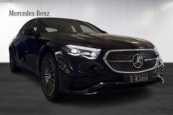 Mercedes-Benz E300 de 2 of 13