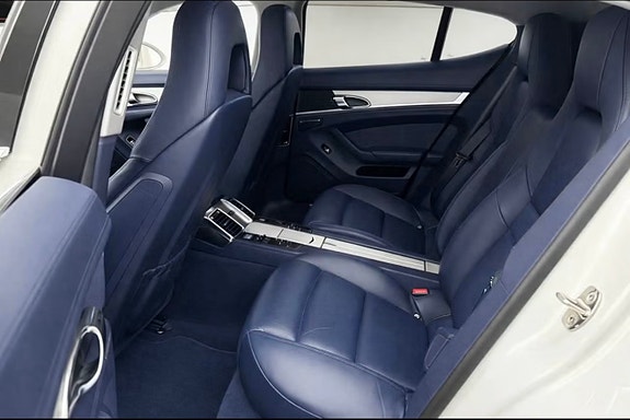 Porsche Panamera 4S 11 of 11