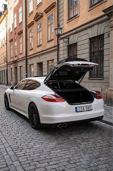 Porsche Panamera 4S 3 of 11