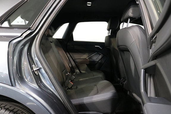 Audi Q3 17 of 24