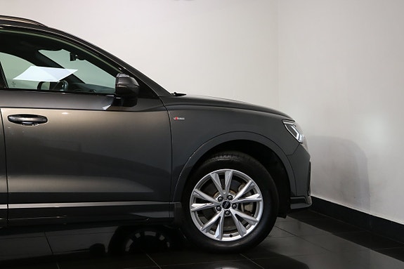 Audi Q3 22 of 24