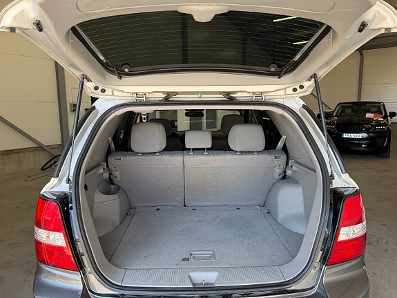Kia Sorento 14 of 28