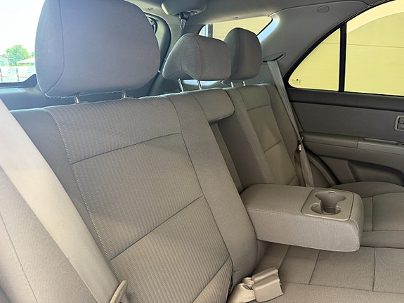 Kia Sorento 13 of 28