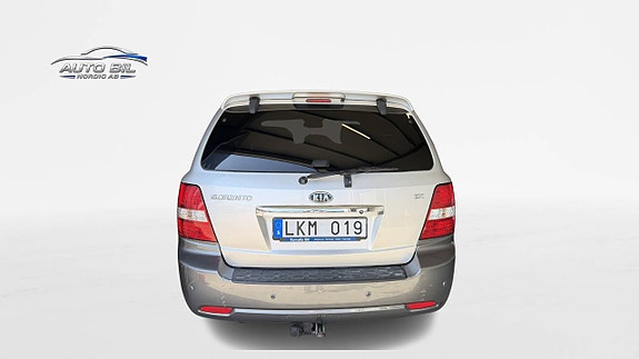 Kia Sorento 6 of 28