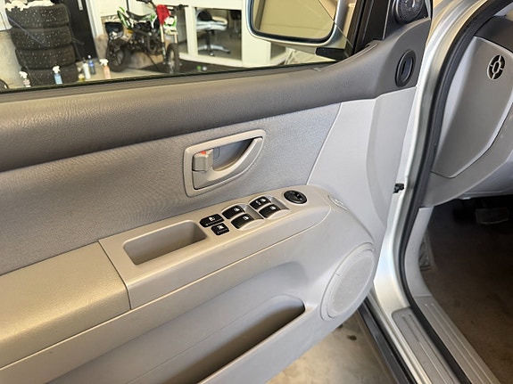 Kia Sorento 18 of 28