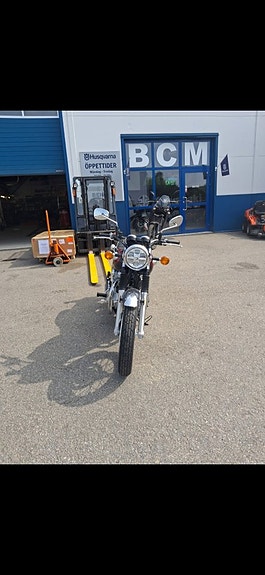 Kawasaki w 800 3 of 3