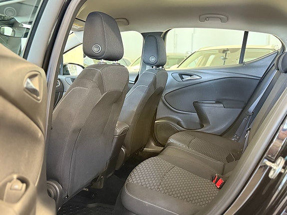 Opel Astra 9 of 12