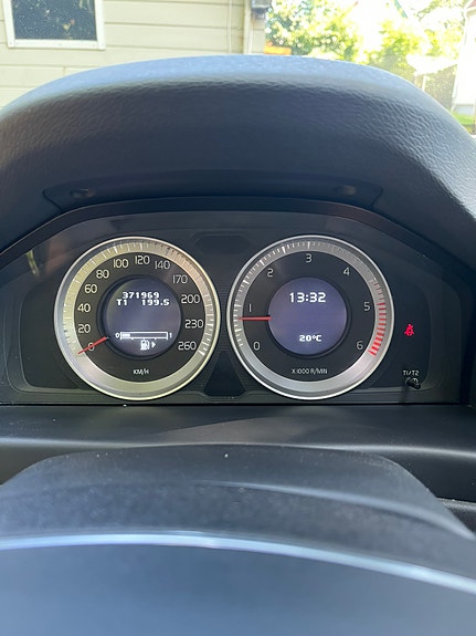 Volvo XC70 2 of 6