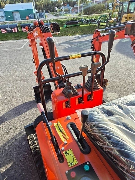 Nante Grävmaskin 1.2 Ton NT 12 NY 3 of 5