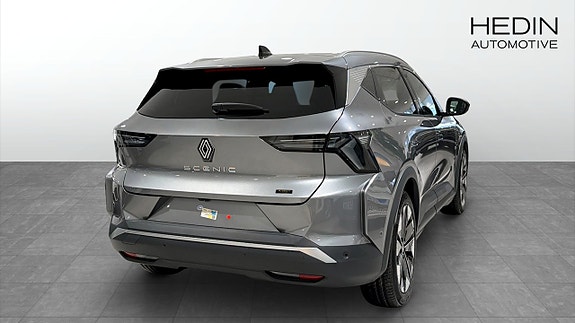 Renault Scenic E-Tech 2 of 9