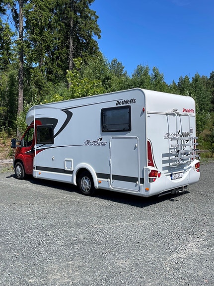Dethleffs T6471-4 2 of 9