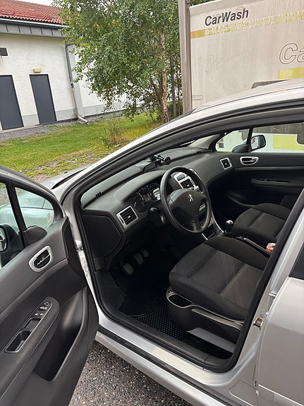 Peugeot 307 11 of 13