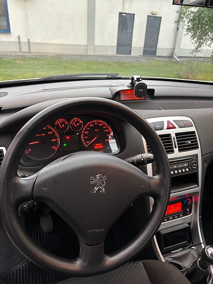 Peugeot 307 8 of 13
