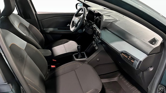 Dacia Sandero 3 of 9