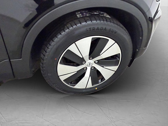 Volvo XC40 10 of 30