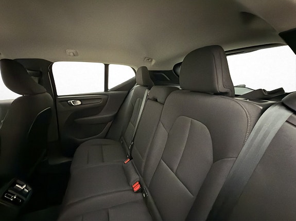 Volvo XC40 17 of 30