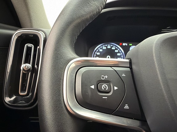 Volvo XC40 21 of 30