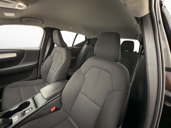 Volvo XC40 19 of 30