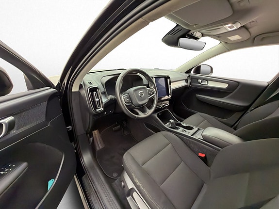 Volvo XC40 11 of 30