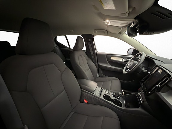 Volvo XC40 14 of 30