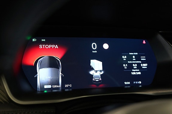 Tesla Model X 25 of 27