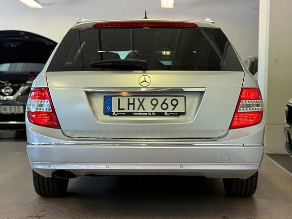 Mercedes-Benz C180 7 of 14