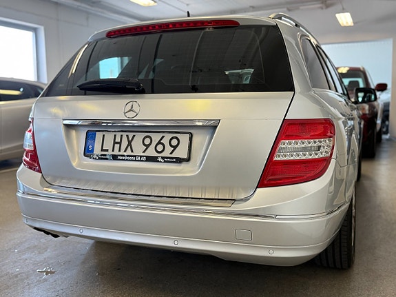 Mercedes-Benz C180 9 of 14