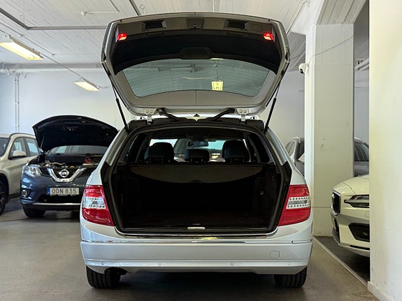Mercedes-Benz C180 8 of 14