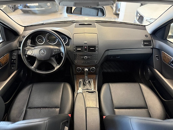 Mercedes-Benz C180 10 of 14