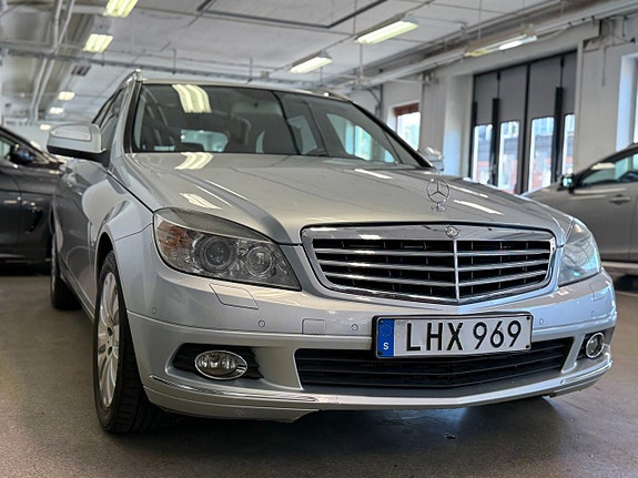 Mercedes-Benz C180 5 of 14
