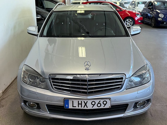 Mercedes-Benz C180 3 of 14