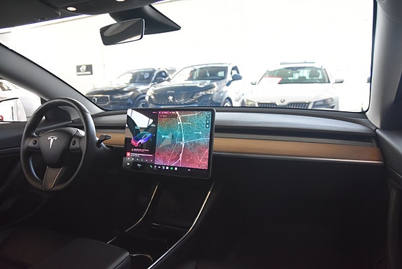 Tesla Model 3 8 of 15