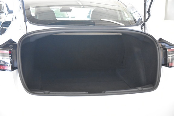 Tesla Model 3 14 of 15