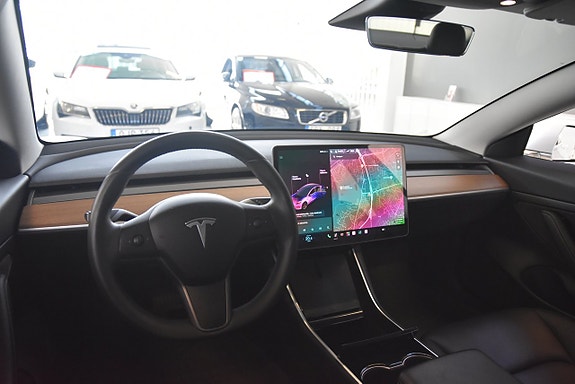 Tesla Model 3 7 of 15