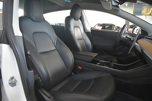 Tesla Model 3 9 of 15