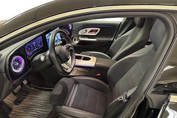 Mercedes-Benz CLA35 8 of 27
