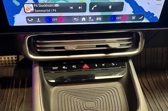 Mercedes-Benz CLA35 15 of 27