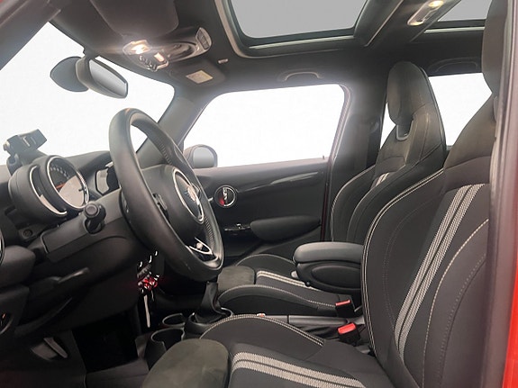 MINI Cooper S 9 of 26