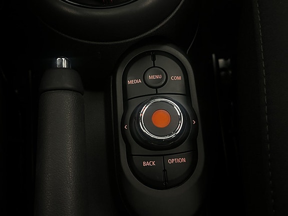 MINI Cooper S 24 of 26