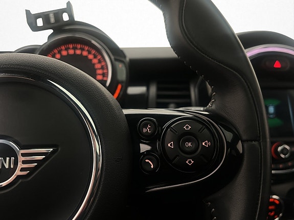 MINI Cooper S 18 of 26