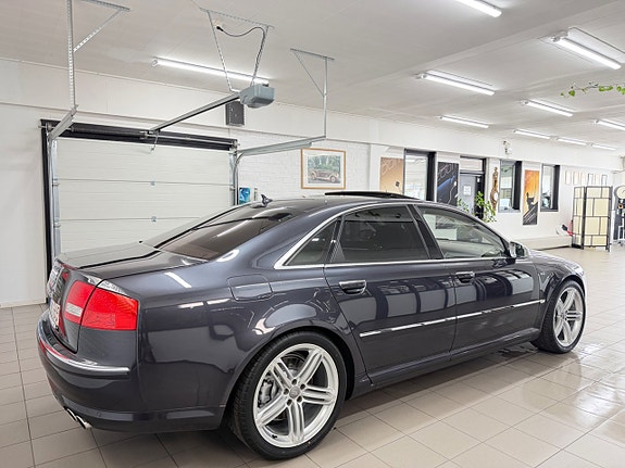 Audi A8 13 of 30