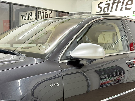 Audi A8 17 of 30