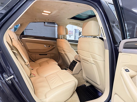 Audi A8 25 of 30