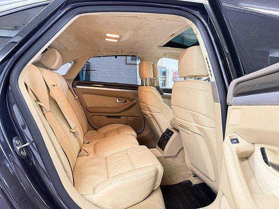 Audi A8 26 of 30