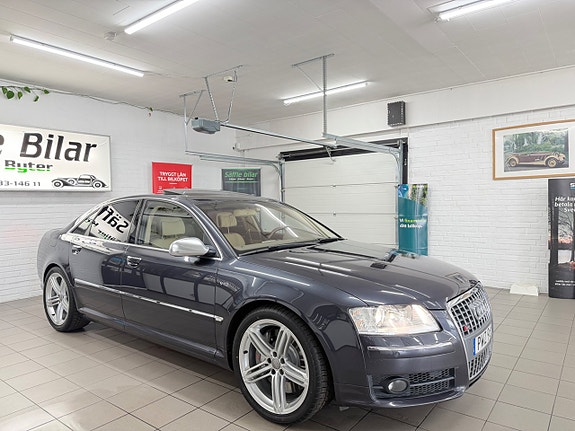 Audi A8 14 of 30