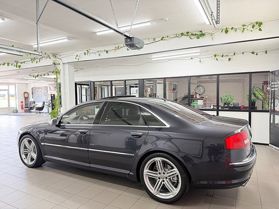 Audi A8 12 of 30