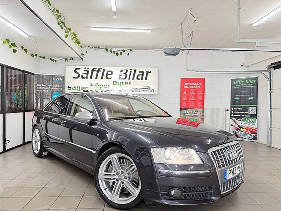 Audi A8 7 of 30