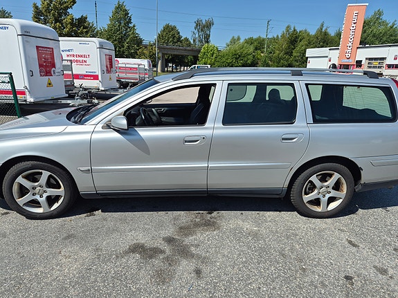 Volvo V70 4 of 5