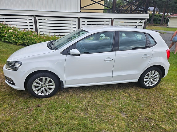 Volkswagen Polo 2 of 10